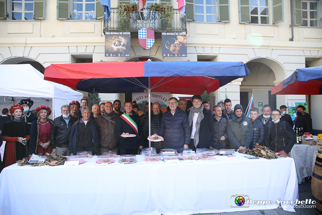 VBS_5960 - 10.ma Fiera Nazionale del Tartufo e Fiera dei Santi.jpg